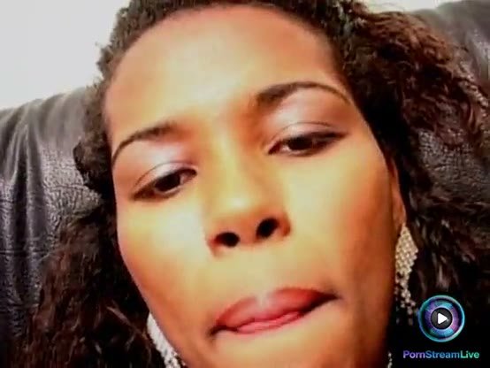 Ebony babe Maisa first time getting experiencing double penetration