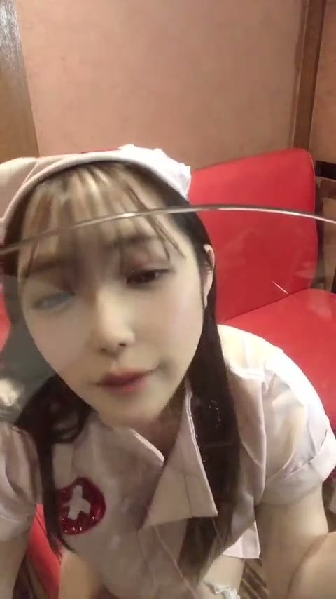 Would you like to hear the sound of my kiss in ASMR_ 7 min