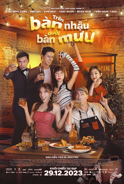 TRÊN BÀN NHẬU DƯỚI BÀN MƯU